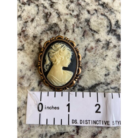 Vintage Cameo Brooch Gold Tone Oval Lady Portrait Pin Victorian Revival Style - Picture 2 of 6
